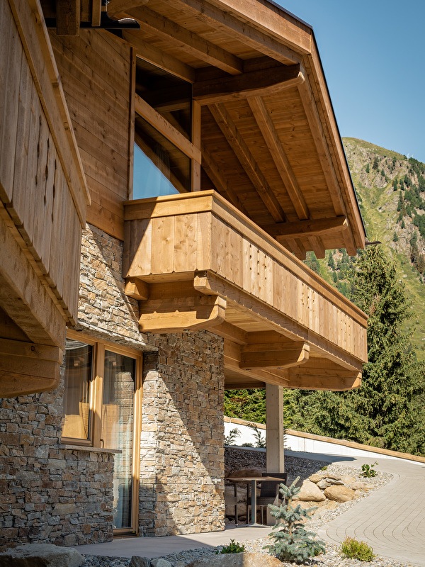 Mountain Chalet // Front view