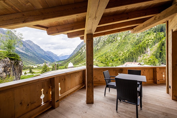 Mountain Chalet Plus Deluxe | Family - Balcony