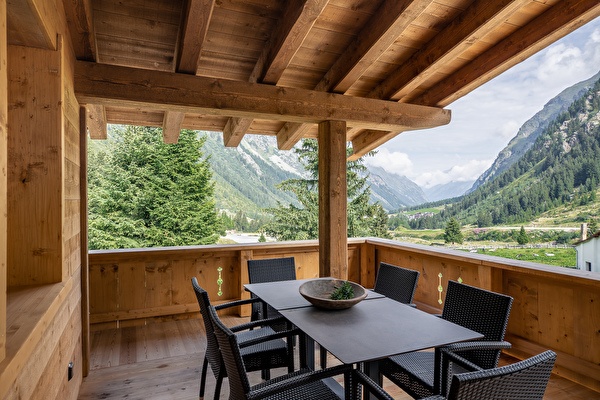 Mountain Chalet Plus | C6 Balcony